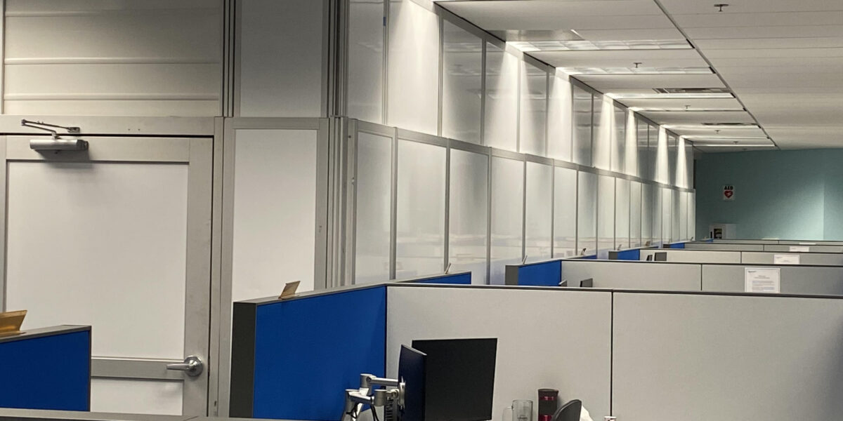 rent temporary walls for office renovations — clean workspace divider.